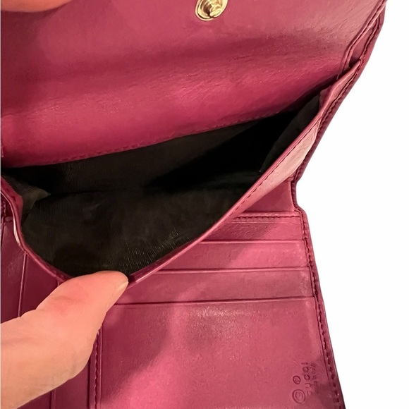 Gucci Leather Wallet | Magenta Pink Bifold Clutch Wallet - Picture 6 of 12